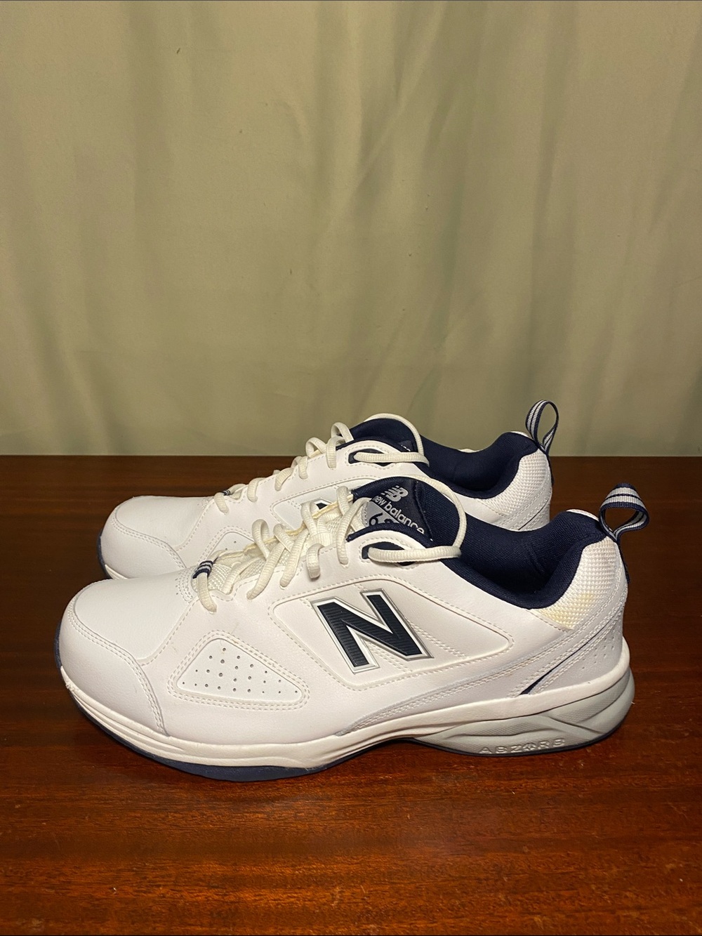New Balance 623 v3  Mens Training Sneakers White Navy 13  (4E) New other